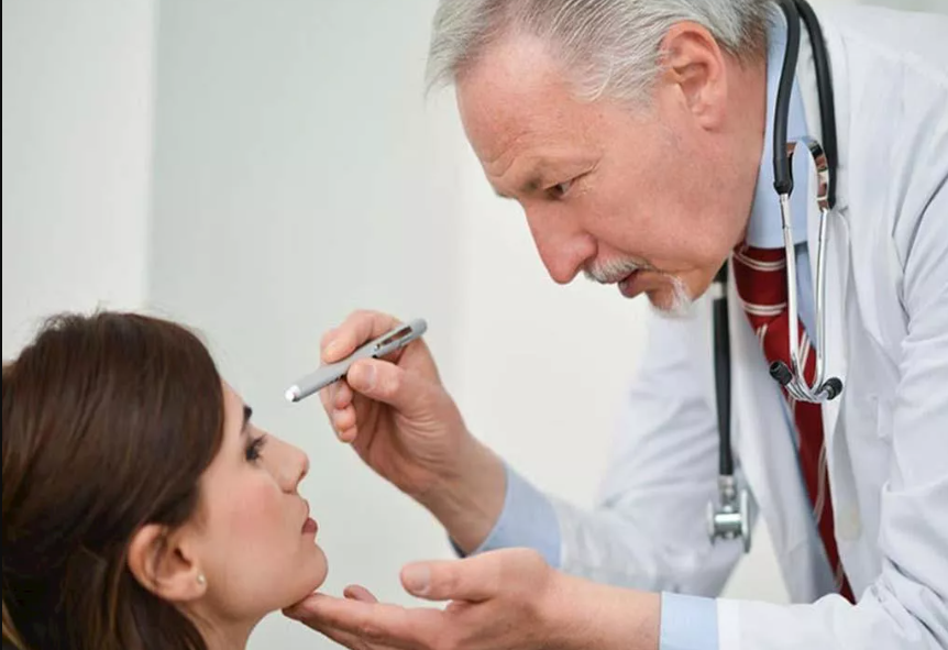 12 سببًا لتشوش الرؤية المفاجئ