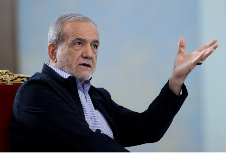 الرئيس الإيراني: راتبي ألف دولار بعد أن كانت الرواتب بالآلاف