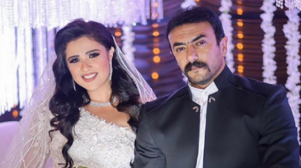 زوج ياسمين عبدالعزيز: "كانت هتروح فيها" والطيب قلها روحي اتعشي أنا في إجازة