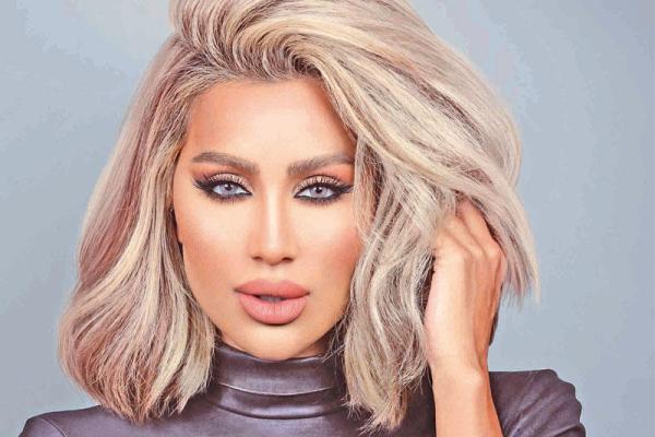 مايا دياب ترفع الصوت وتطلب من الثورة التخلي عن السلمية