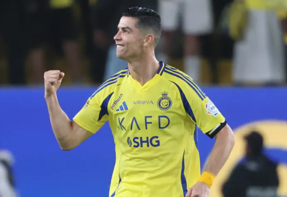 رونالدو ..  100 مساهمة تهديفية بقميص النصر