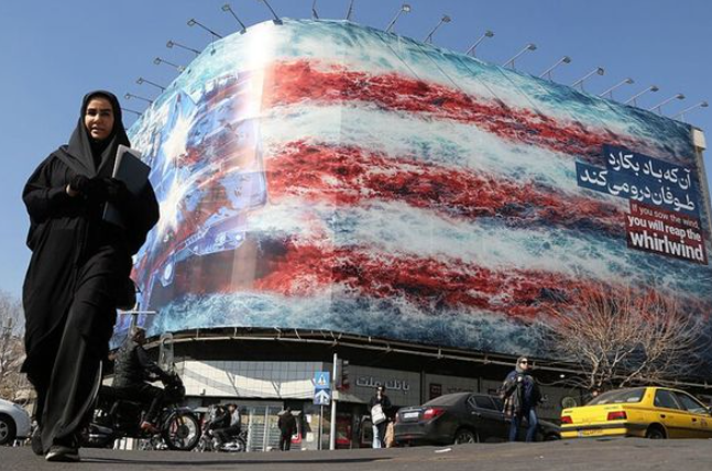  بولندا تدعو رعاياها إلى مغادرة إيـران فوراً