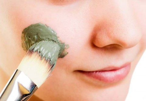 التقشير بالطحالب للوجه: سر البشرة النضرة والمتجددة