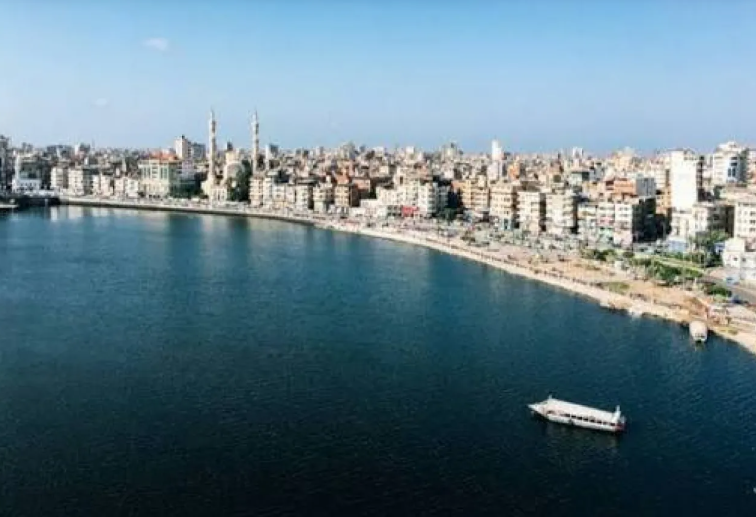 هجوم بمسيرة يستهدف منشأة غاز طبيعي مسال عائمة قبالة دمياط المصرية