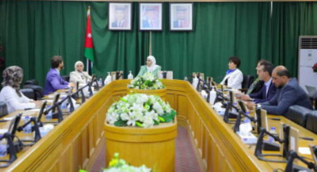 لجنة المرأة في الأعيان تطلع على مبادرة حرير