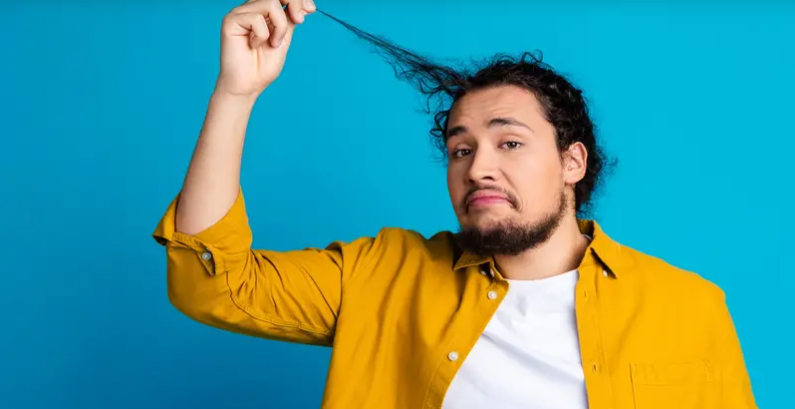 دراسة تكشف ما يحدث قبل "نوبة نتف الشعر" ..  الملل قد يكون الدافع