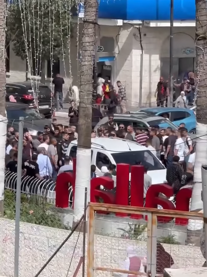 بالفيديو ..  النائب العام يصدر قراراً بإيقاف وكيل النيابة العامة الذي شتم شرطي مرور في رام الله