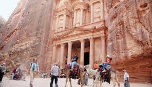 تمهيدا لإعادة فتح قطاع السياحة في الأردن .. خطة لتدريب أكثر من 20 ألف عامل
