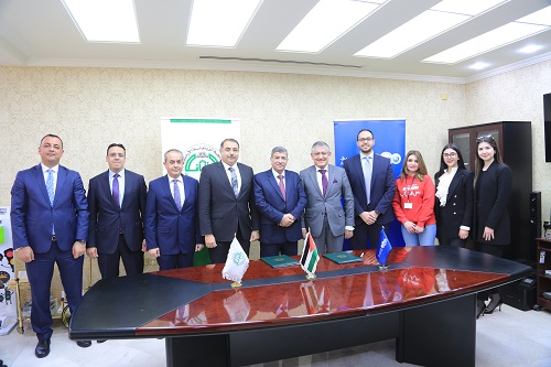 البنك العربي وجامعة “الزيتونة" يوقعان اتفاقية تعاون لإصدار البطاقة الجامعية الذكية