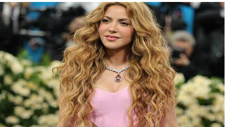 منظمو حفل شاكيرا في قطر يطلبون من الجمهور احترام التقاليد المحلية