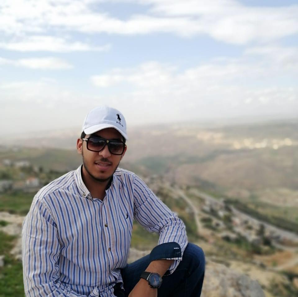 يوسف الهملان  .. "عيد ميلاد سعيد "