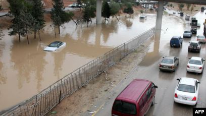 الارصاد تحذر الاردنيين من المنخفض الجوي الذي يضرب المملكة الليلة  ..  تفاصيل