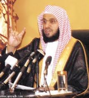 بالفيديو ..  القرني يطالب بطرد سفراء الدولة اللبنانية من دول الخليج
