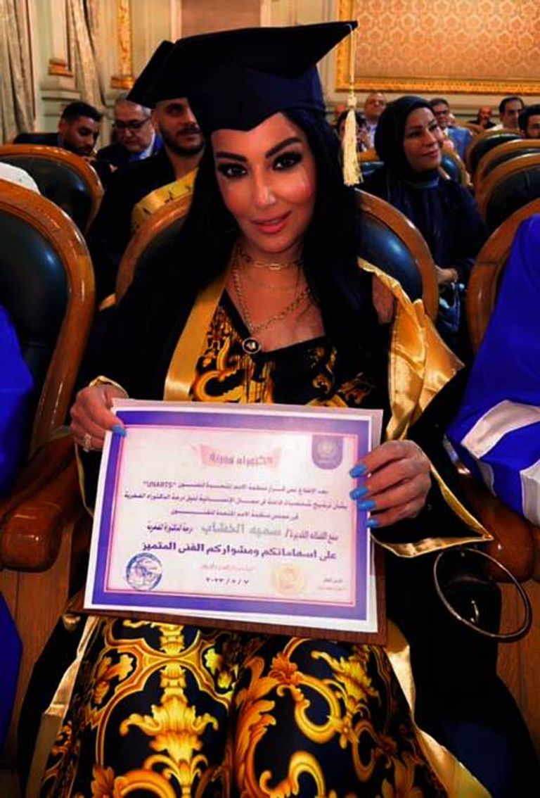 سمية الخشاب في ورطة بعد "دكتوراه الأمم المتحدة"