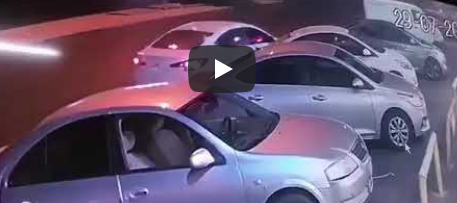 بالفيديو  .. شاهد سرقة سيارة تركها صاحبها بوضع التشغيل في جدة