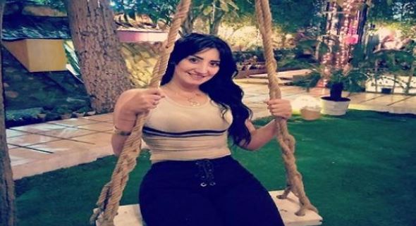 فنانة مصرية تهدد بالانتحار في بث مباشر
