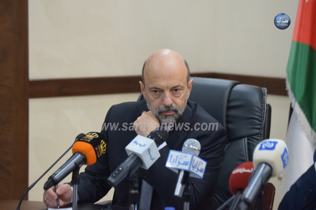 الرزاز : نبحث عن حل للطلاب والغارمات مع وزارة الاوقاف 