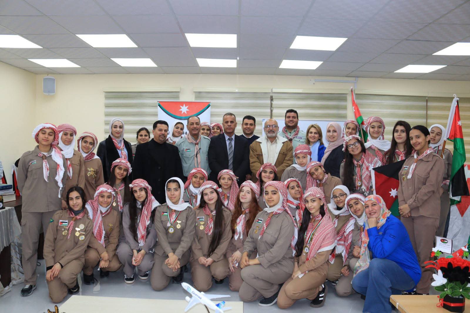 الهديرس يرعى افتتاح فعاليات اليوم العالمي للتطوع في بنت عدي الثانوية للبنات.