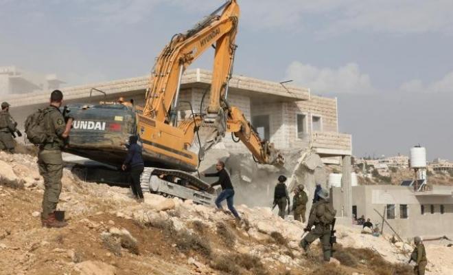الاحتلال يواصل هدم المنازل والمنشآت بالضفة والقدس