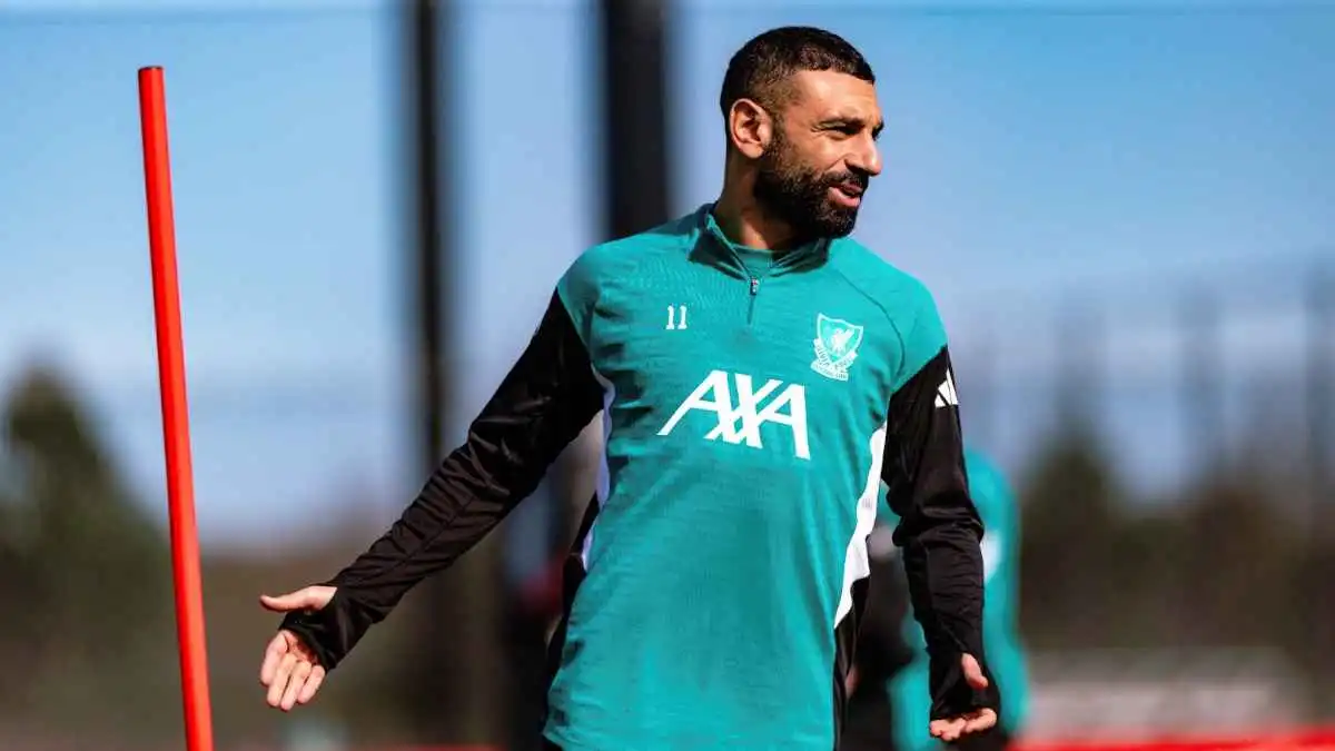 حساب الكرة الذهبية يفاجئ محمد صلاح 