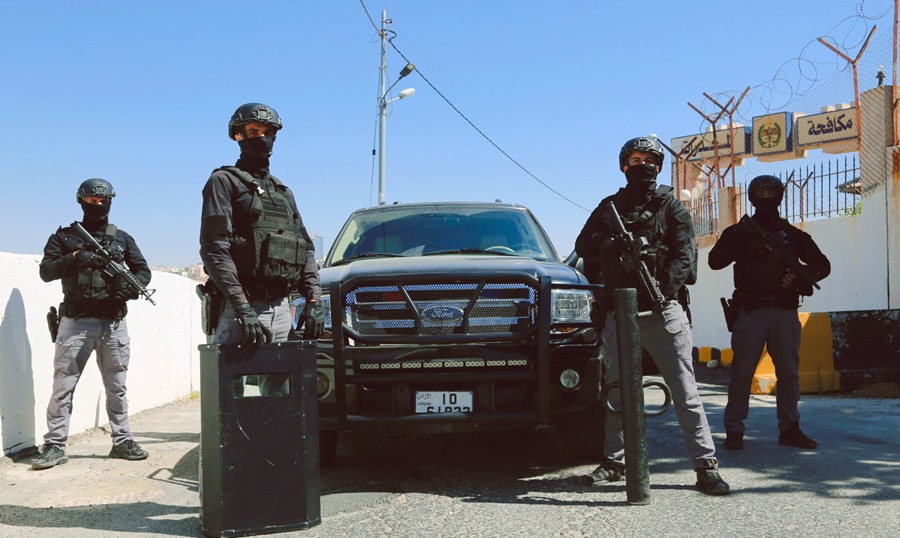 الأمن العام يعلن بدء عملية أمنيّة موسعة في لواء الرويشد لملاحقة مهربي المخدرات وتجّارها