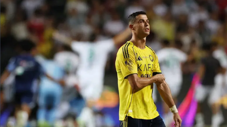 ديلي ميل: رونالدو تحول إلى لاعب منحوس مع النصر