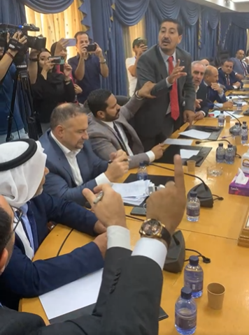 بالفيديو  ..  النائب العتوم لزميله القطاونة: "أنتم خربتم البلد"  ..  والأخير يرد: "أشكالك إلي خربتها"
