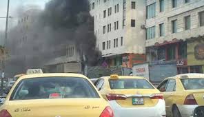 ٥ إصابات بحريق مطعم في شارع مكة  .. صور