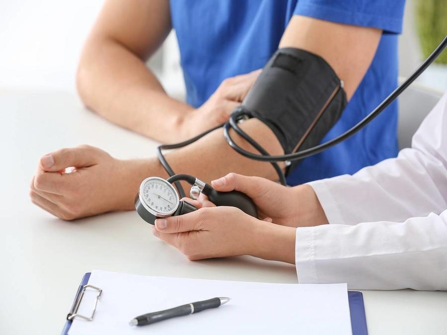 أعشاب طبيعية تساعد على خفض ضغط الدم المرتفع