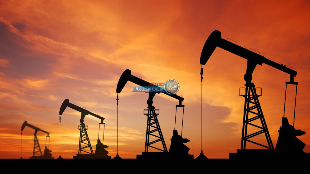 النفط يعوض الخسائر بسبب سلالة "أوميكرون"