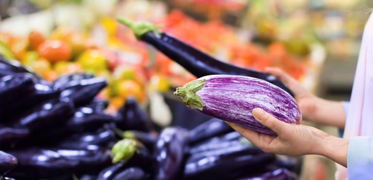 تفسير صادم  ..  ماذا يعني أكل الباذنجان في المنام؟