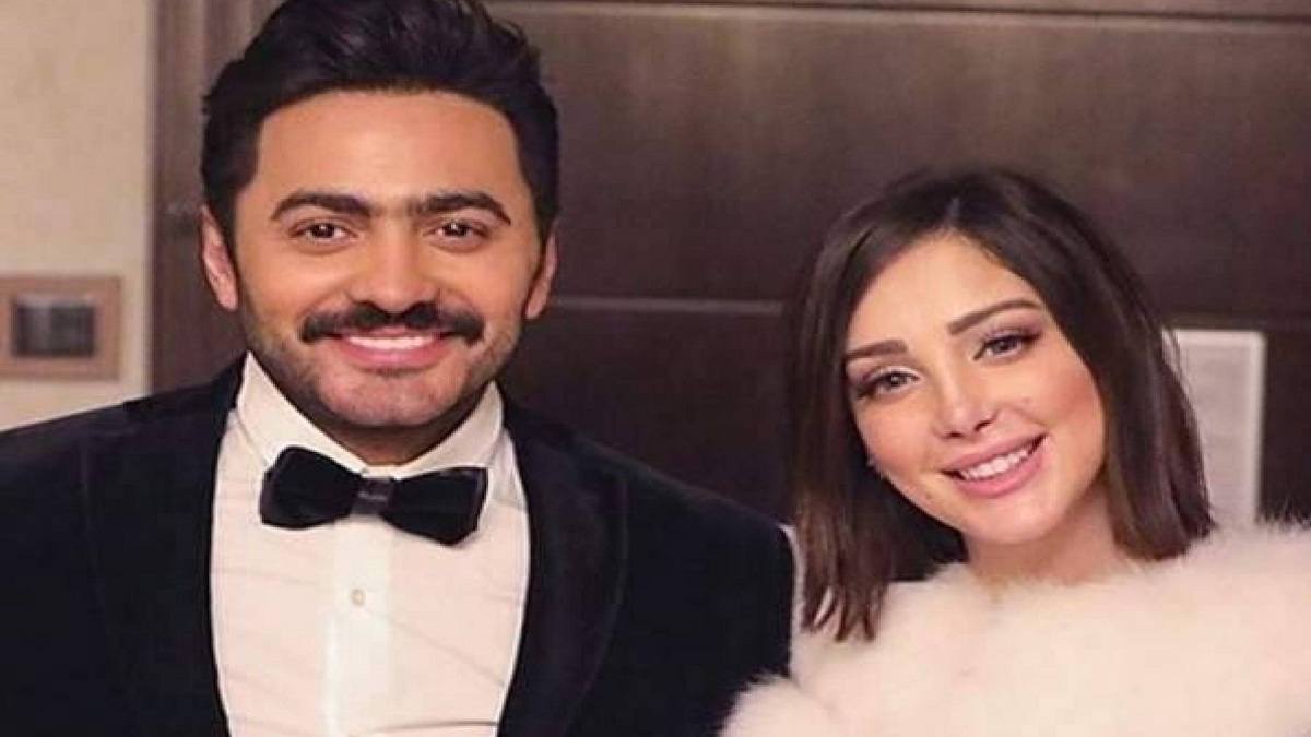 زوجة تامر حسني تحرر محضرا ضد جارها بسبب الاعتداء على كلبها