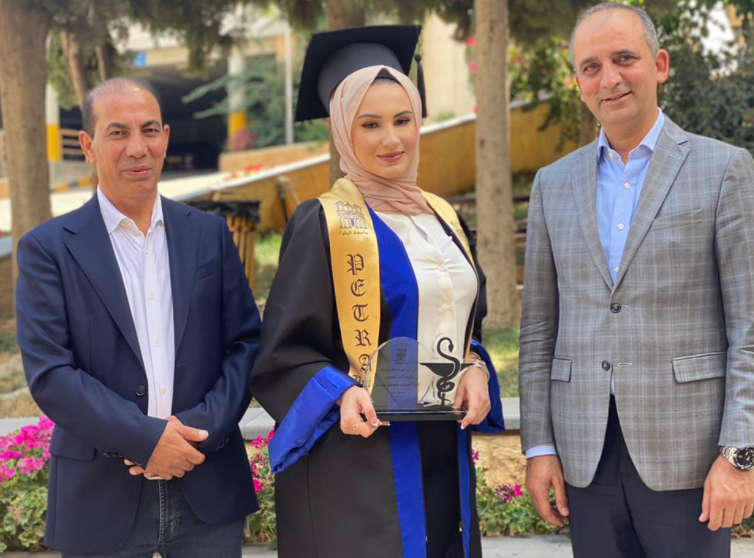 تبارك النعيمي  ..  ألف مبارك التخرج بتقدير "ممتاز"