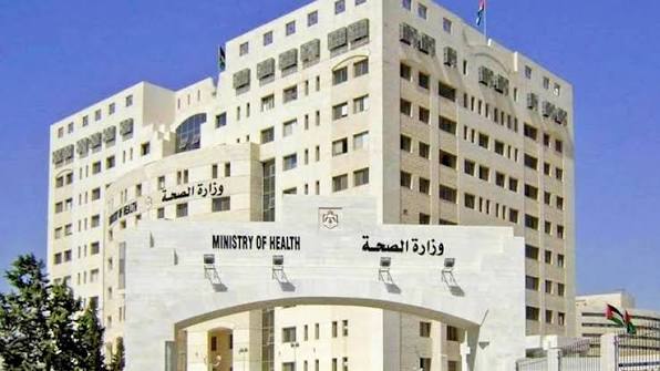 مجازون بلا راتب يطالبون وزارة الصحة بحسم ملف تمديد إجازاتهم