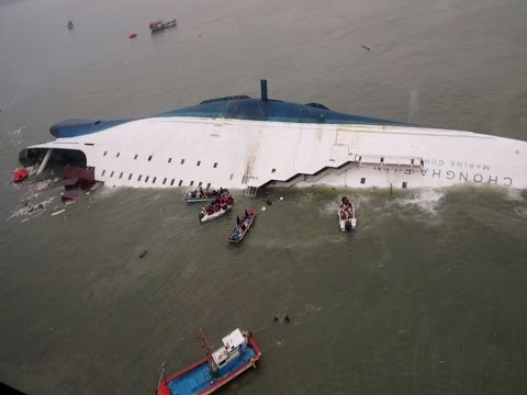 بالفيديو: اللحظات الأخيرة للعبّارة الكورية قبل غرقها