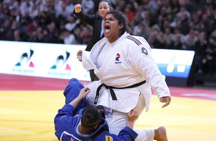 استبعاد بطلة أوروبا للجودو بسبب "عض" منافستها في بطولة أبوظبي