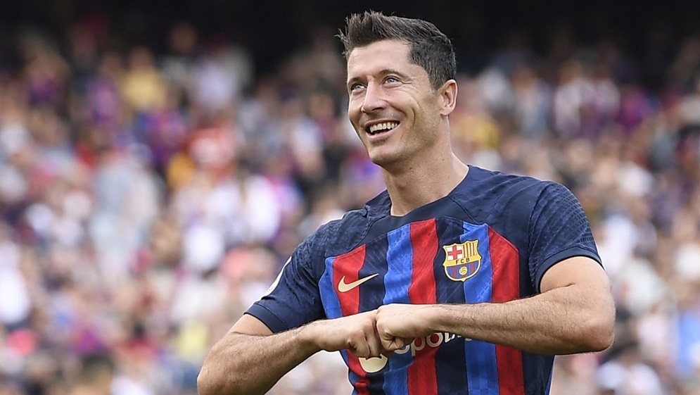 ماذا يفعل ليفاندوفسكي يوميا للحفاظ على لياقته وتألقه مع برشلونة؟