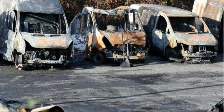 في ليلة رأس السنة في فرنسا ..  حرق نحو ألف سيارة