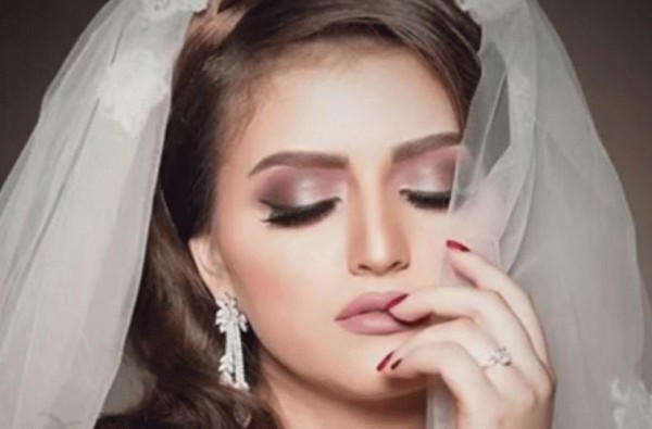 بالفيديو والصور  .. حلا الترك بصور جديدة والجمهور يعلق "طفلة بجسد ومكياج إمرأة" 