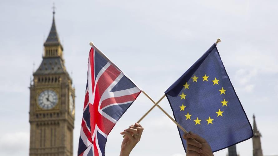  أكثر من مليوني ونصف شخص في بريطانيا يوقعون عريضة لإعادة الاستفتاء على عضوية الاتحاد الأوروبي