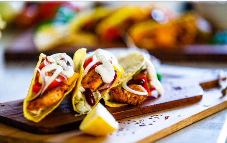 تاكو السمك بالأناناس