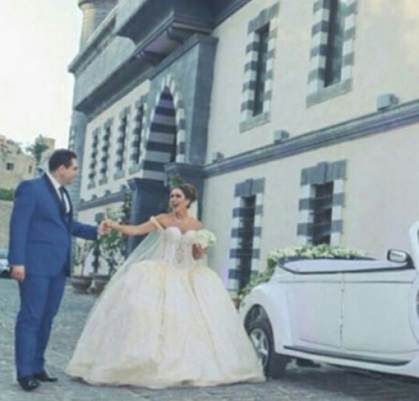 بالفيديو والصور: الفيديو الأول من عرس ديمة قندلفت وصور واضحة لفستان الزفاف