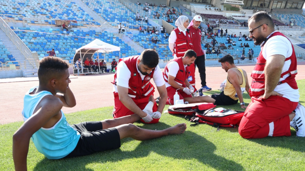 الهلال الأحمر الأردني يؤمن خدمات الإسعاف الأولي خلال بطولة أندية ألعاب القوى