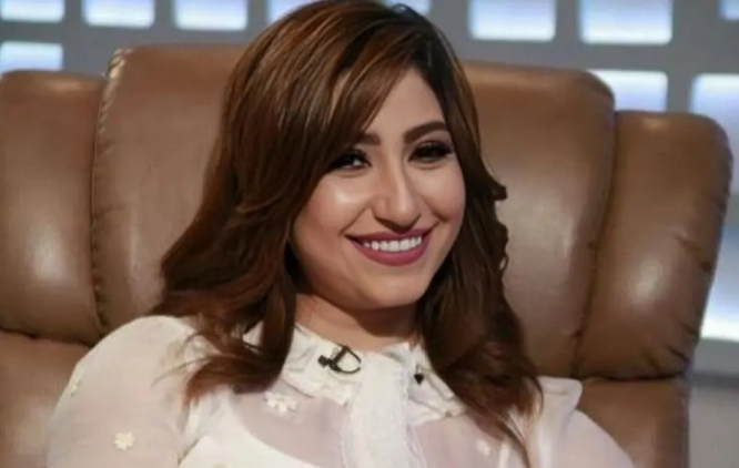 بعد ضبطها بالمطار ..  قرار قضائي بحبس شخصين في قضية المطربة بوسي