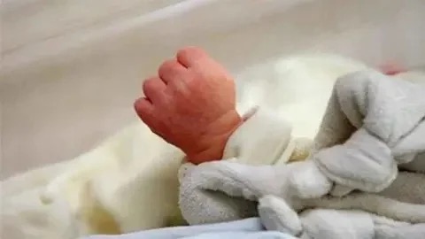 تونس: العثور على جثة طفلة رضيعة قتلت عند ولادتها