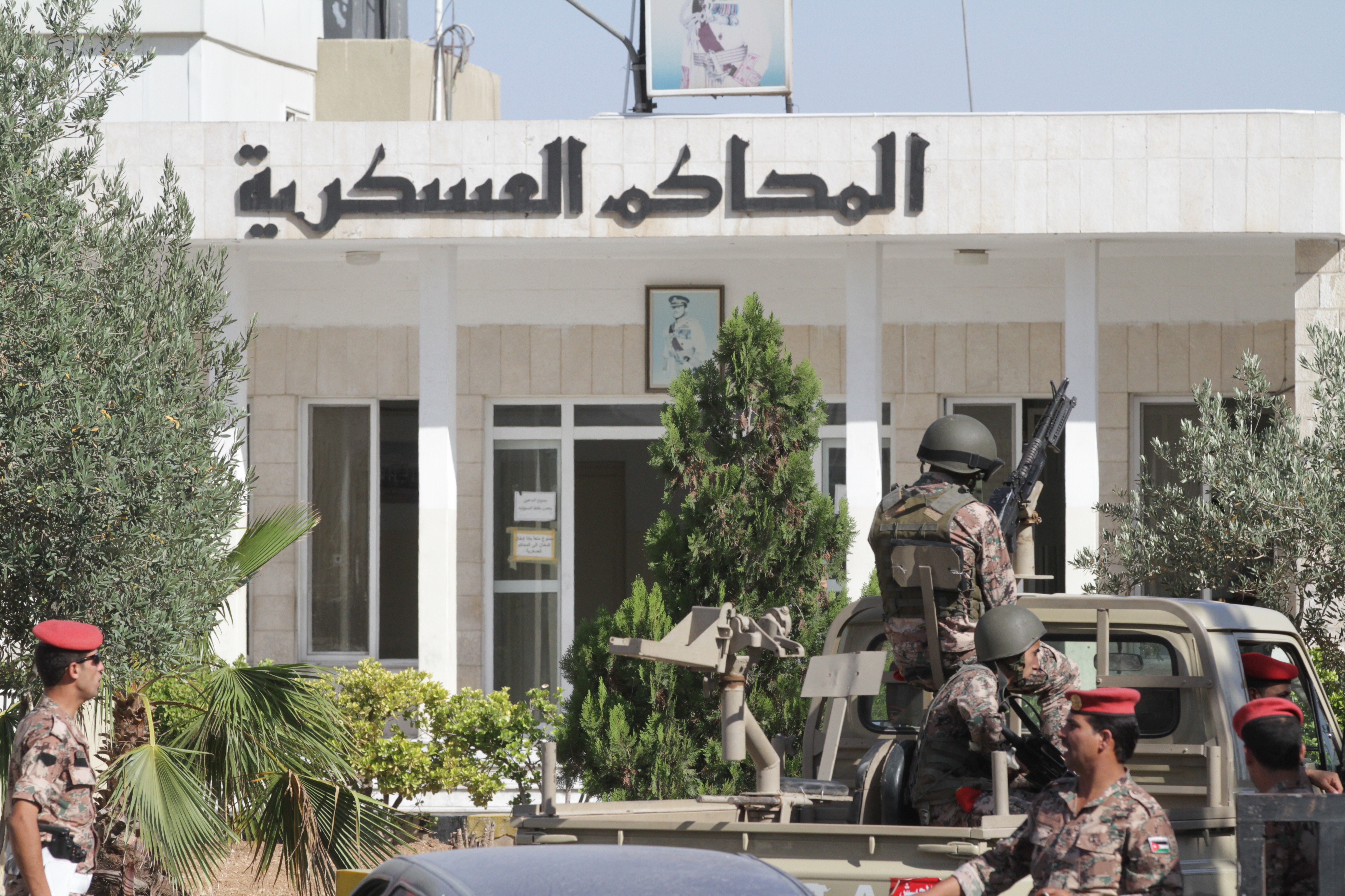 السجن لأربعة أشخاص بتهمة الترويج  لتنظيم "داعش"