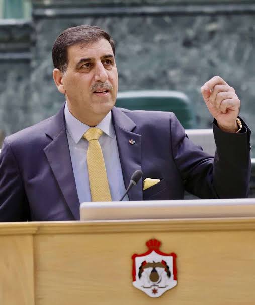 تحرك نيابي لحجب الثقة عن حكومة حسان ..  والقبلان يقود مشاورات تحت القبة