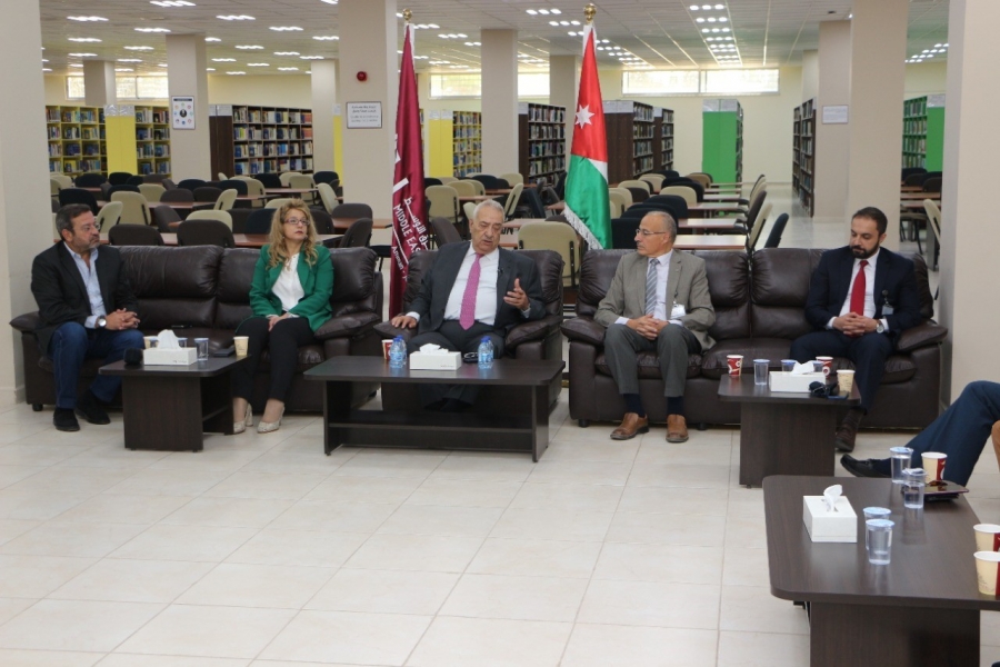 ناصر الدين يدعو الأكاديميين إلى التفاعل مع مخرجات اللجنة الملكية