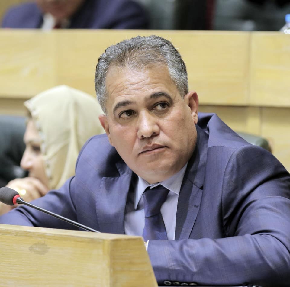 النائب الثاني لرئيس مجلس النواب يوجه مذكرة لرئيس الوزراء للتحقيق بتجاوزات ناطق "مياه العقبة" بحق "سرايا"
