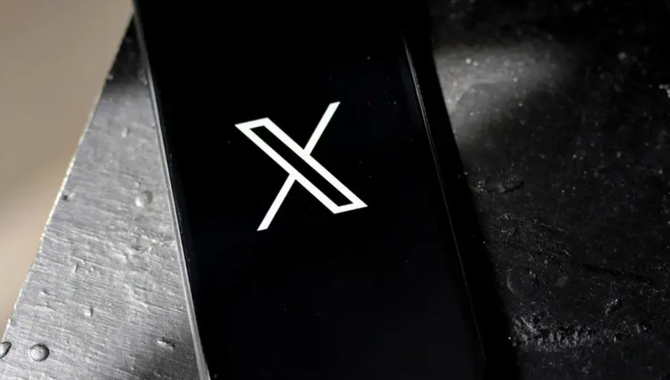 "إكس" تسجل أعلى معدل استخدام بتاريخها مع تصاعد الحرب على إيران